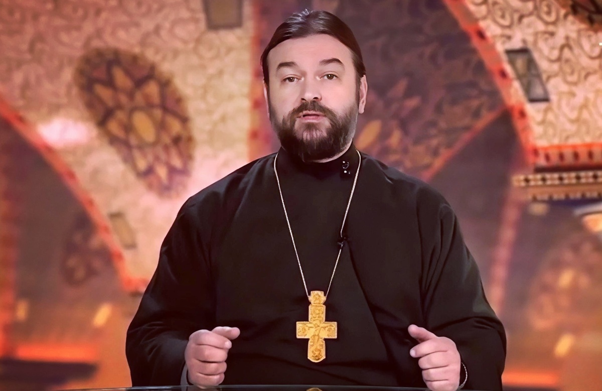 Андрей Ткачёв — протоиерей, настоятель Храма Троицы Живоначальной в Хохлах, писатель, телеведущий, блогер, миссионер.