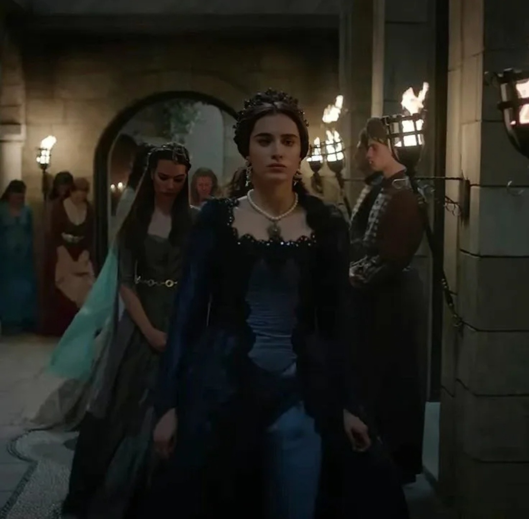 Валиде Турхан. 