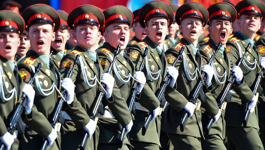 Без строевых песен невозможно представить солдатский быт (Источник: The Asahi Shimbun)