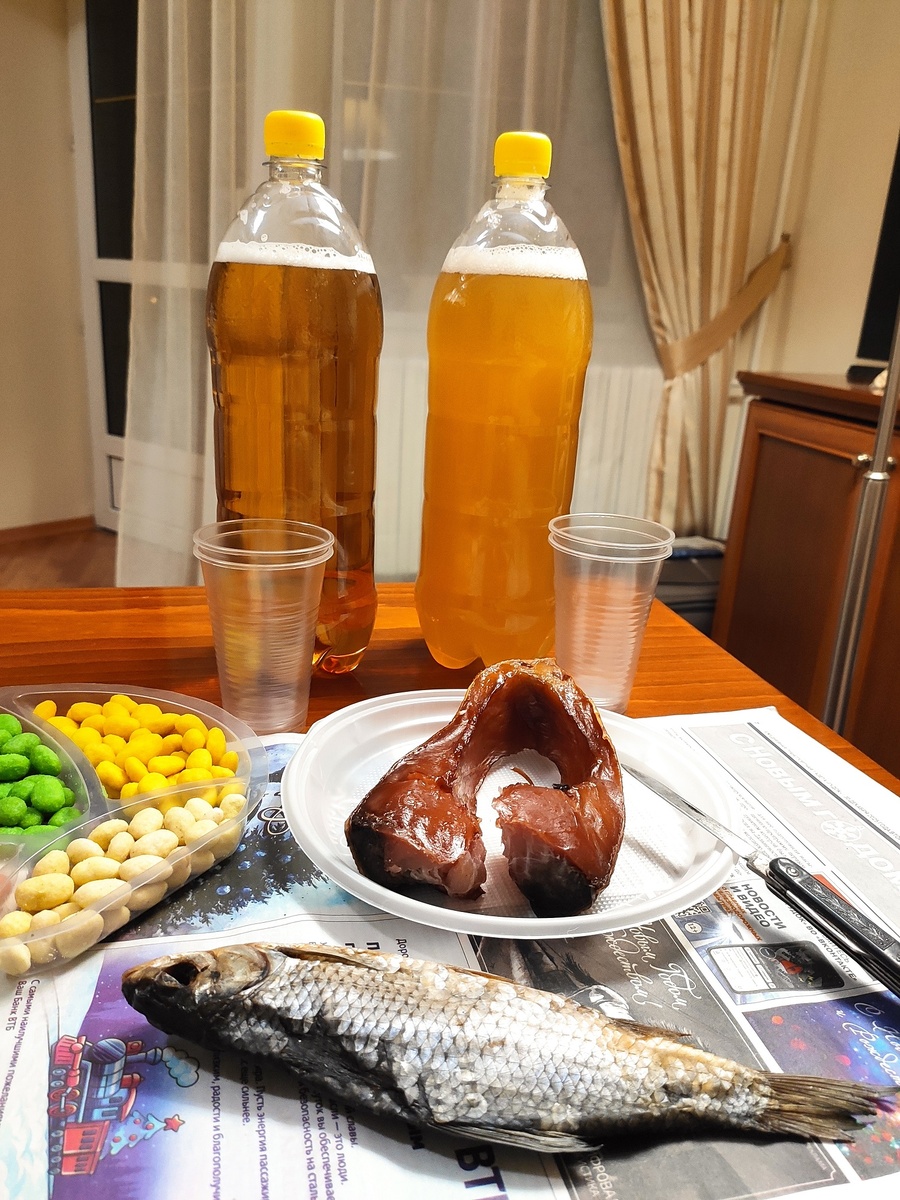 Только, литр пива на столе. Ветер плачет за окном. (с) Почти Лепс