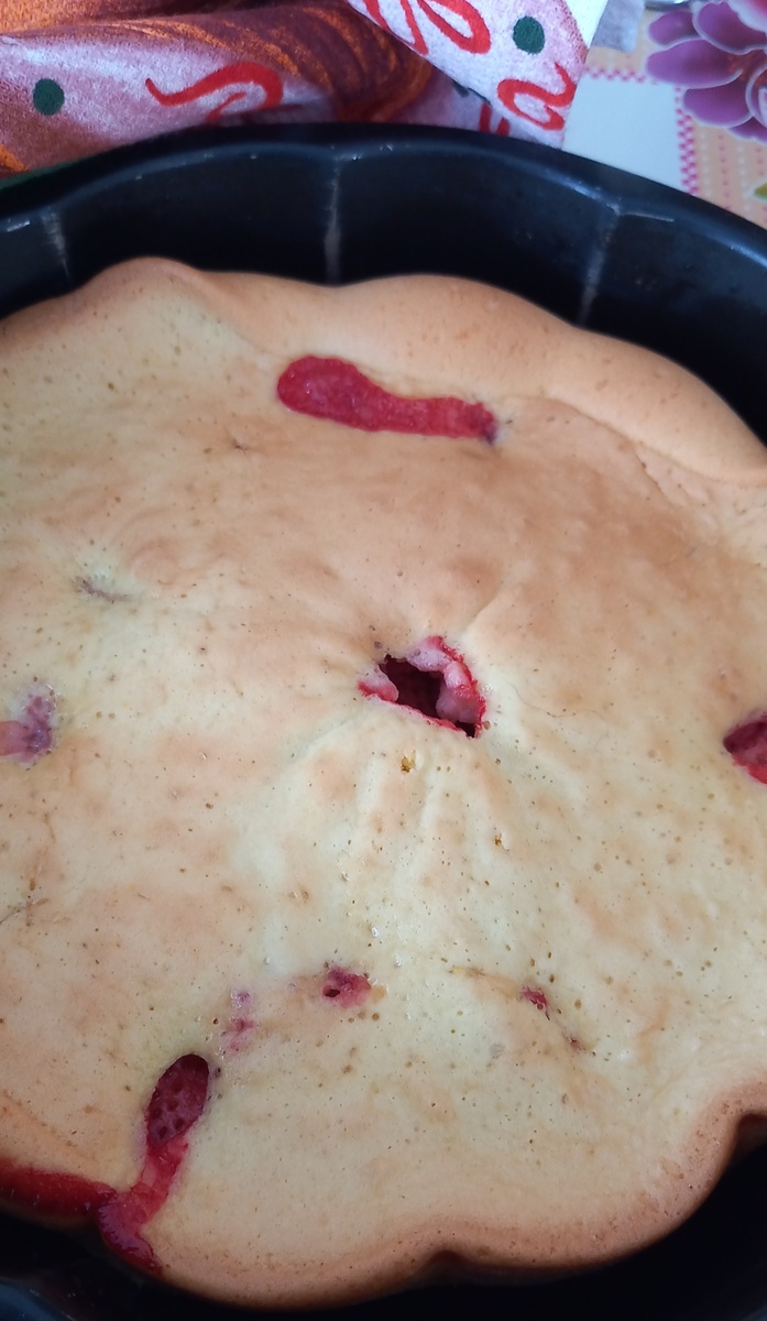 Клубника очень ароматная, летом повеяло 