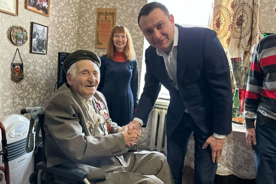    Ветеран из Новочеркасска отпраздновал 100-летие в День защитника Отечества. Фото: Павел Исаков.