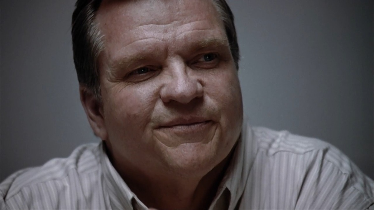 Момент истины - а папа Джека всё-таки одобряет. Ещё бы - его сыграл великий Мит Лоаф. Чудо, что согласился - он предпочитал не петь в кино, чтобы его воспринимали как актёра. 