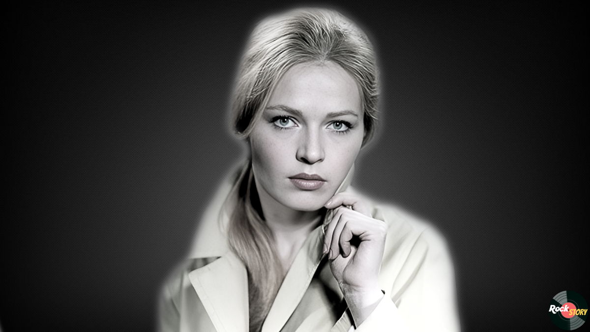 На фотографии: Людмила Чурсина