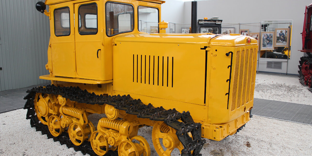 Трактор ДТ-54 — «танк без пушки»