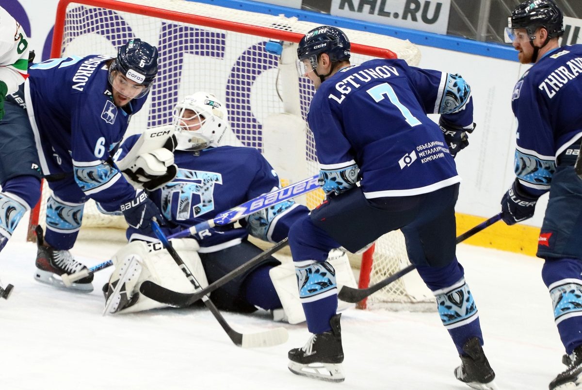    Торпедовцы играли против самой результативной команды Западной конференции КХЛ