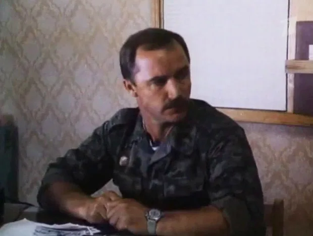 Майор Гусаров. Играл генерал-майор Валерий Востротин...