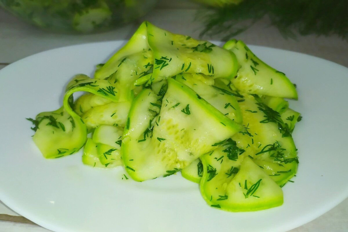 Маринованные кабачки быстрого приготовления. Фото автора.