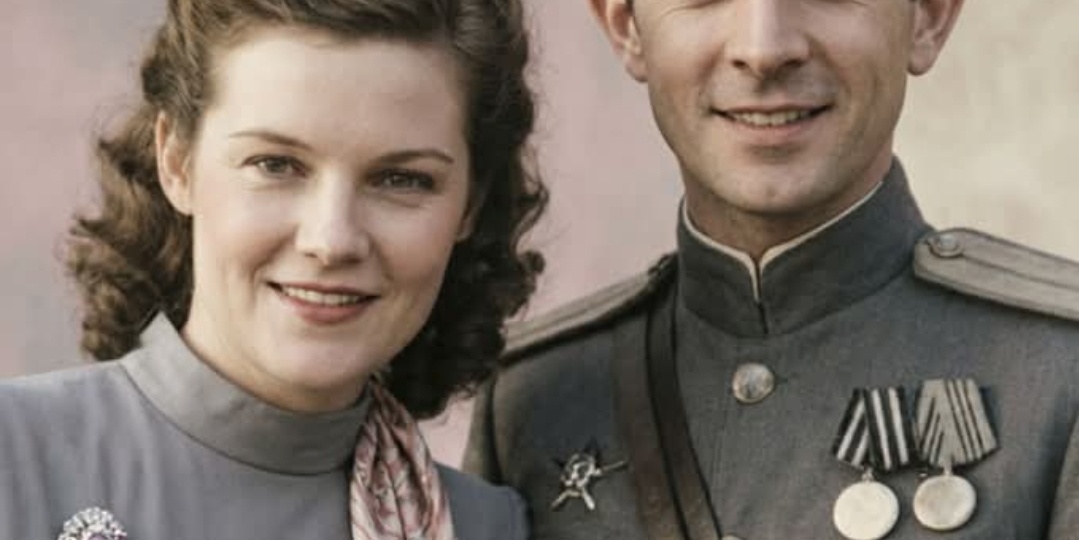 Май 1946 года. Фронтовик привозит в родную деревню любовницу, а законная жена растит детей и работает за двоих. Но однажды ночью, в метель,