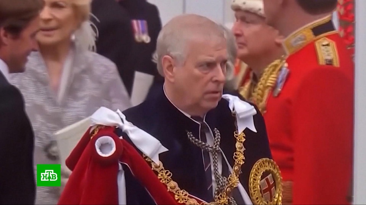      Экс-принца    Эндрю отпустили    из-под    стражи