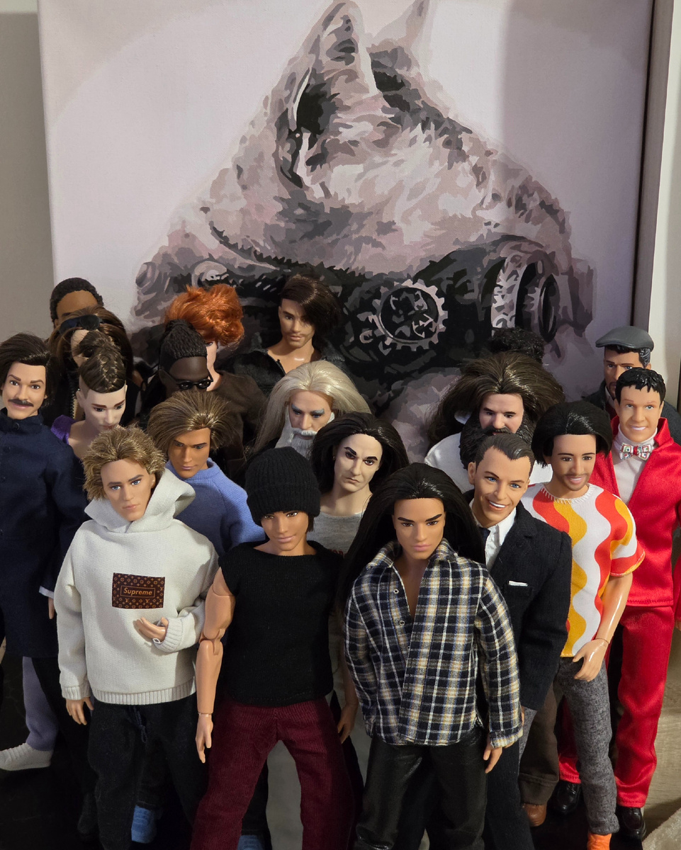 Чем мужчины хороши - почти все сами стоят и даже друг друга не держат. С девочками такой номер не пройдёт😁