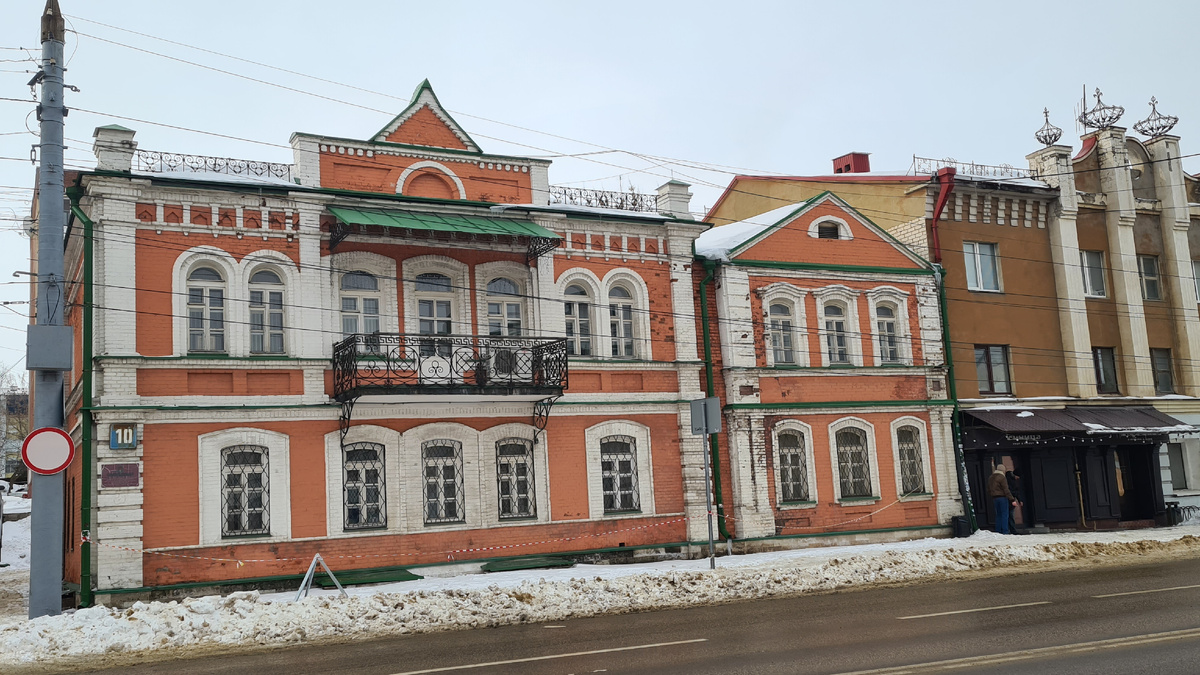 Жилой каменный 2-х этажный дом, II пол. XIX в. Город Липецк, улица Фрунзе, 10