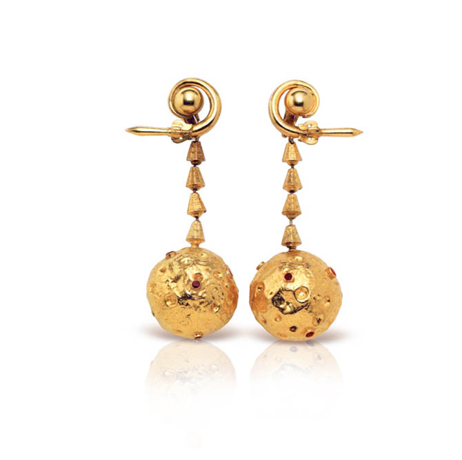 Серги Жаклин Кеннеди-Онассис, 1969