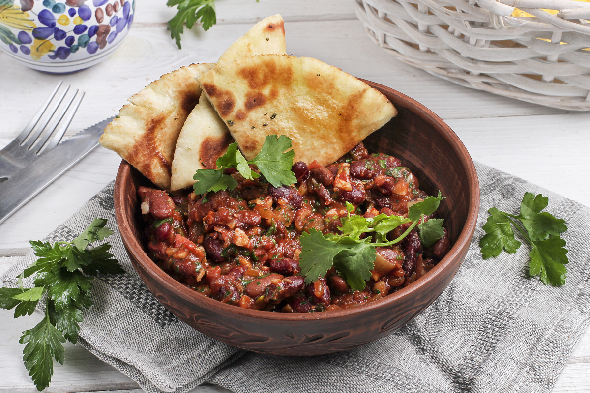 Лобио по-грузински с грецкими орехами и копчёной паприкой