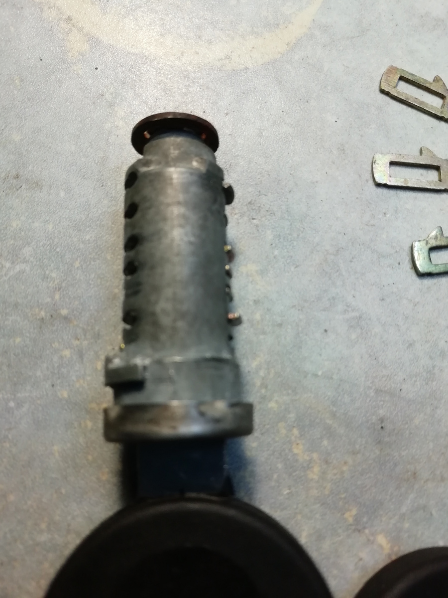 личина замкадверной ручки vw passat b3