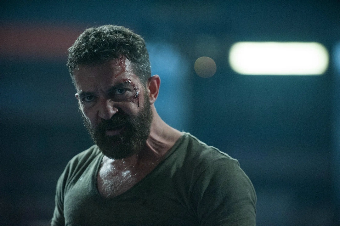                                                                     Антонио Бандерас