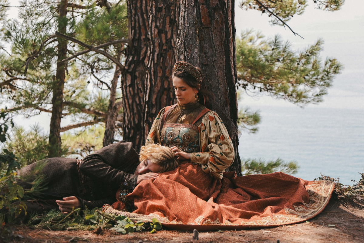 Под сенью сосен