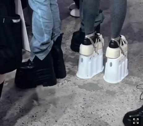 Смотрите, кто во что горазд!