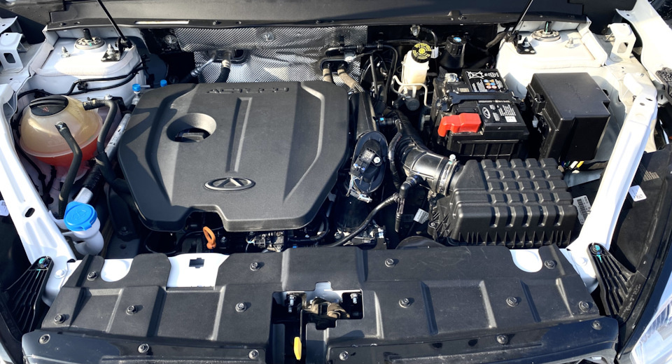 Штатный аккумулятор начал быстро садиться из-за отсутствия длительных поездок и наличия фоновых устройств, поедающих понемногу аккумулятор