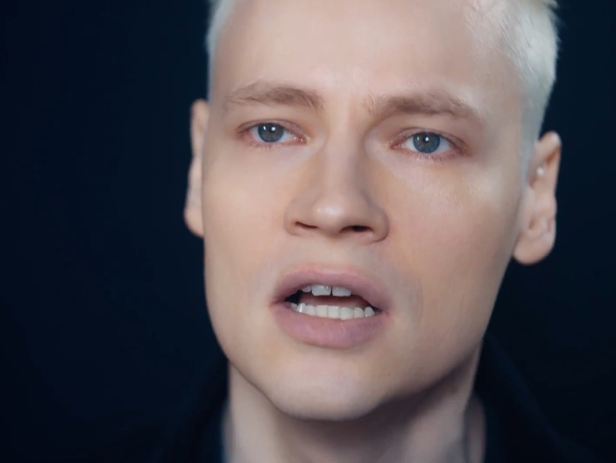 Скрин из клипа сделан Мэгс