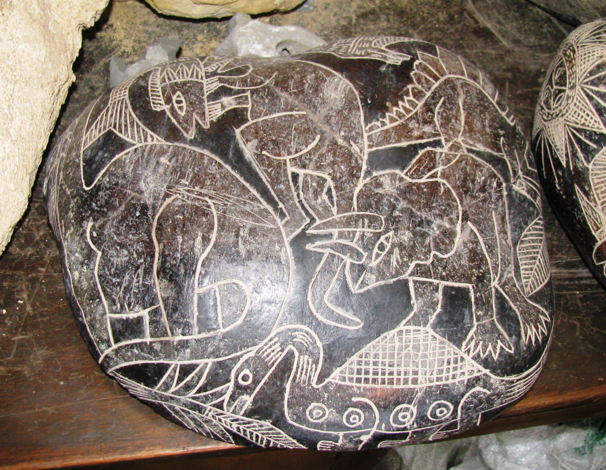 Фото камней Ики (Википедия)