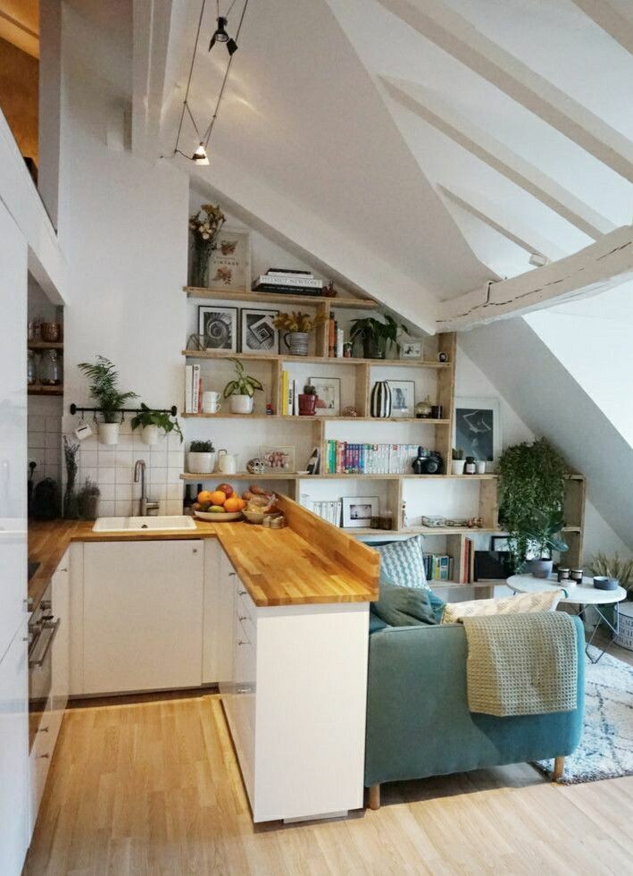 Современная парижская студия в мансарде