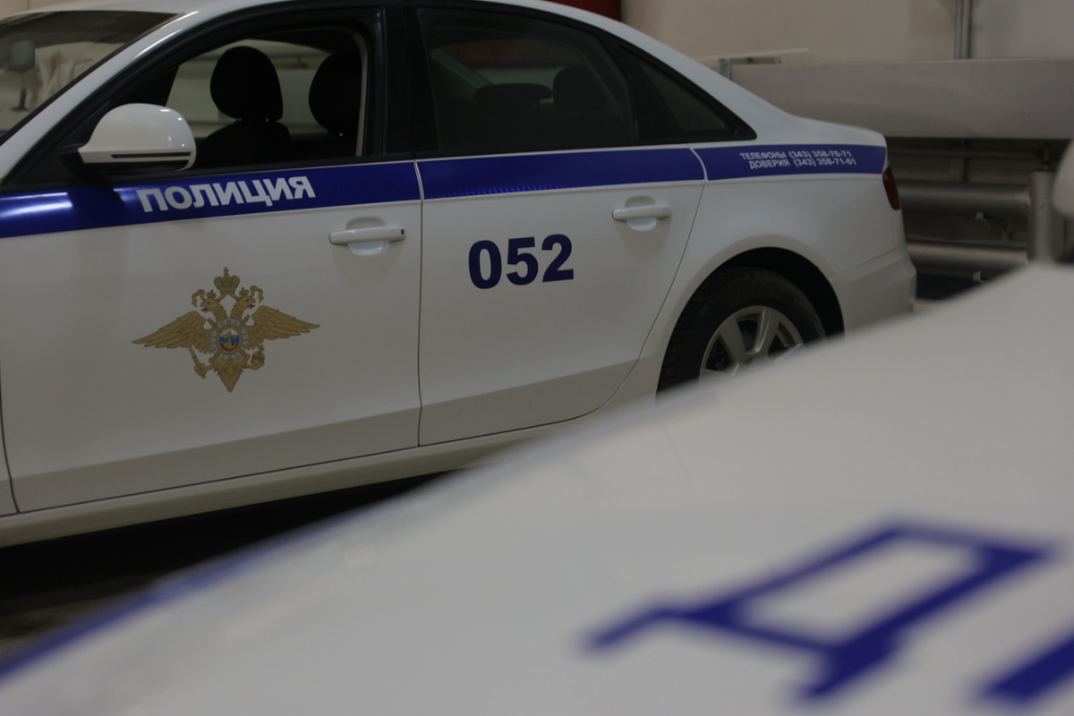 Возле патрульной машины в центре Москвы погибли два человека.  Фото: ФедералПресс / Евгений Поторочин