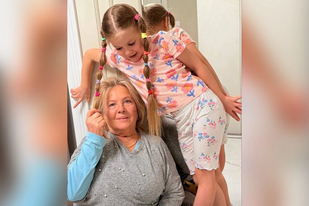    Александра Ивановна с внучкой Машей. Фото: соцсети