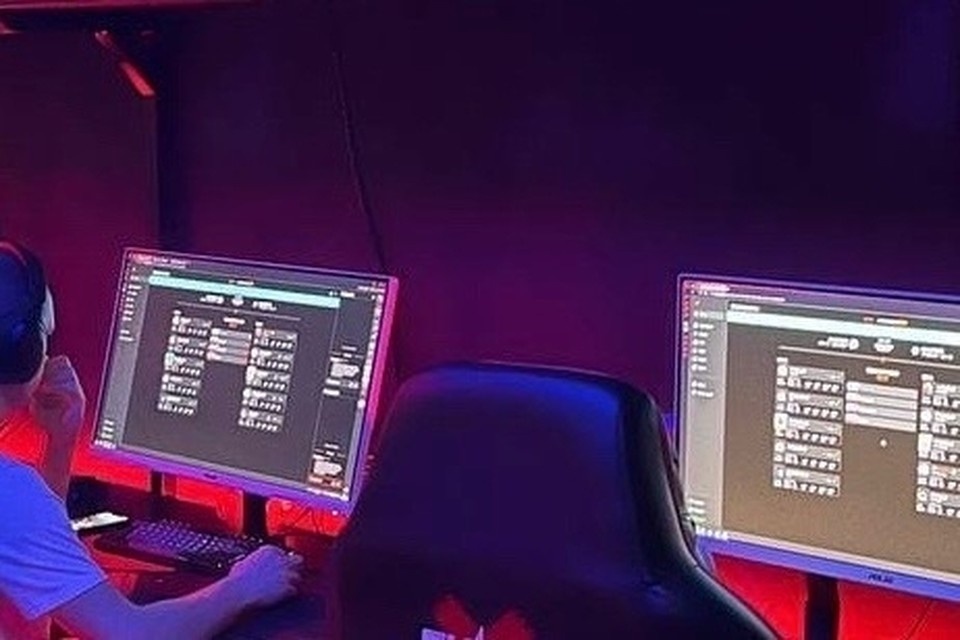    Площадь клуба составляет больше одной тысячи квадратных метров Анна ПЕРЕВОЩИКОВА