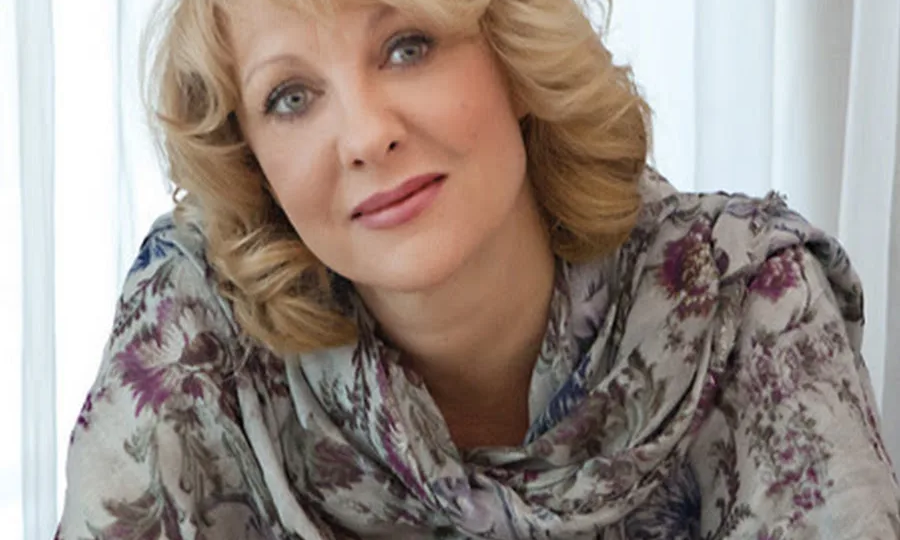 Елена Яковлева: «Олег Ефремов так смотрел на женщин, что все в душе переворачивалось»