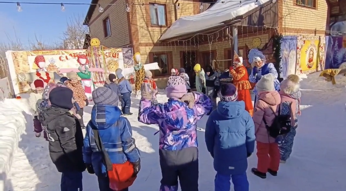 Дети и Масленица