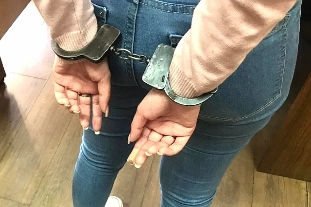   Комсомольчанка украла у подруги 30 тысяч из шкафа и попала под статью