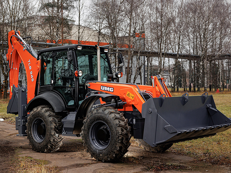 Модернизированный экскаватор-погрузчик UMG TLB 945. Фото: UMG.