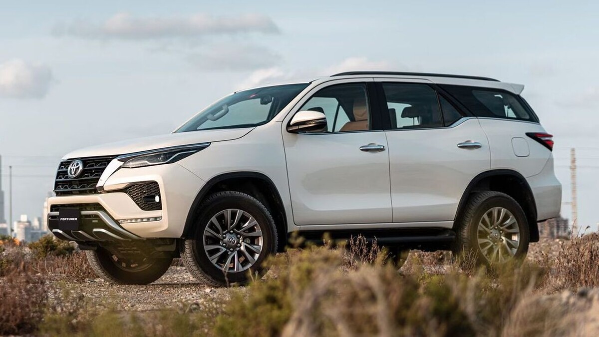    Toyota Fortuner. Фото Toyota