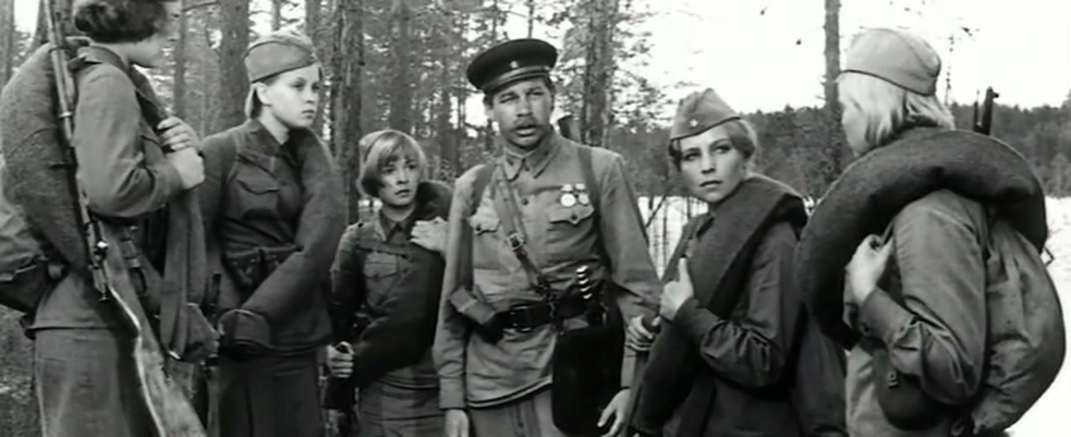 Кадр из кинофильма "А зори здесь тихие", 1972 г., режиссер - Станислав Ростоцкий, авторы сценария - Борис Васильев, Станислав Ростоцкий, композитор - Кирилл Молчанов (скриншот)