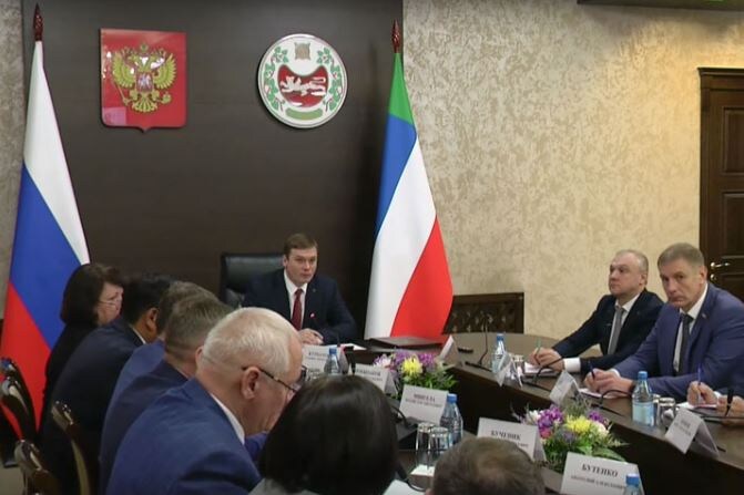 Стоп-кадр прямой трансляции заседания правительства РХ
