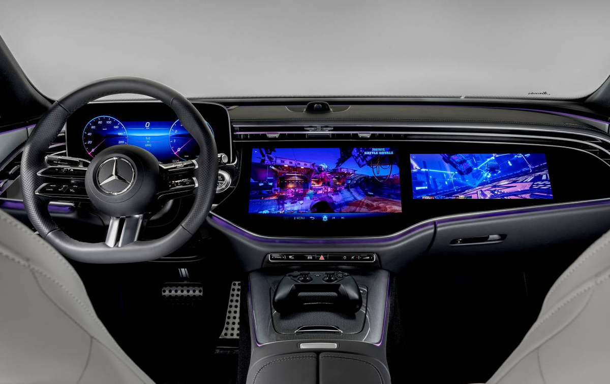 Большим количеством экранов сегодня никого не удивишь