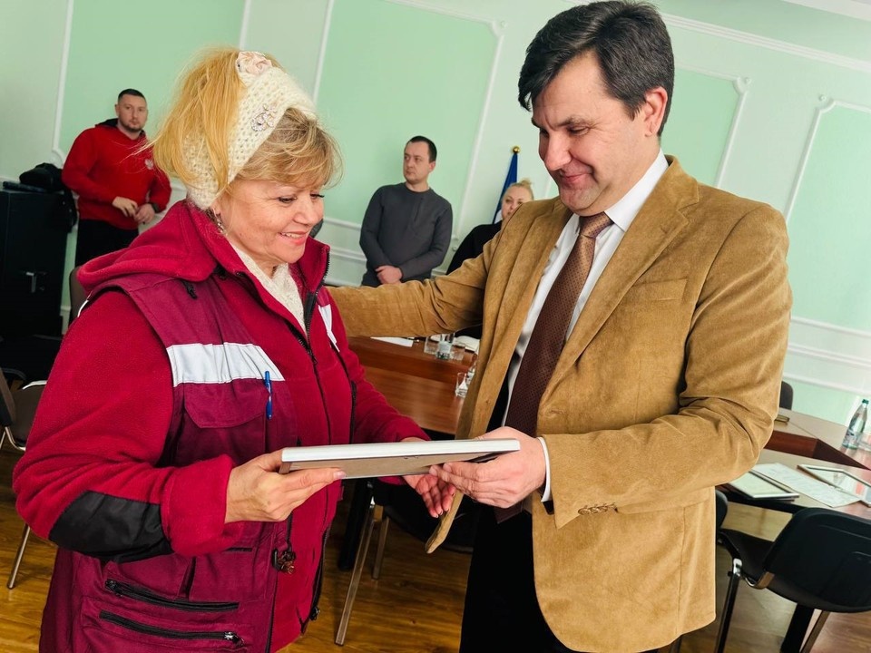    Медикам Алешек и Каланчака вручили награды от губернатора Фото: ТГ-канал Владимира Сальдо