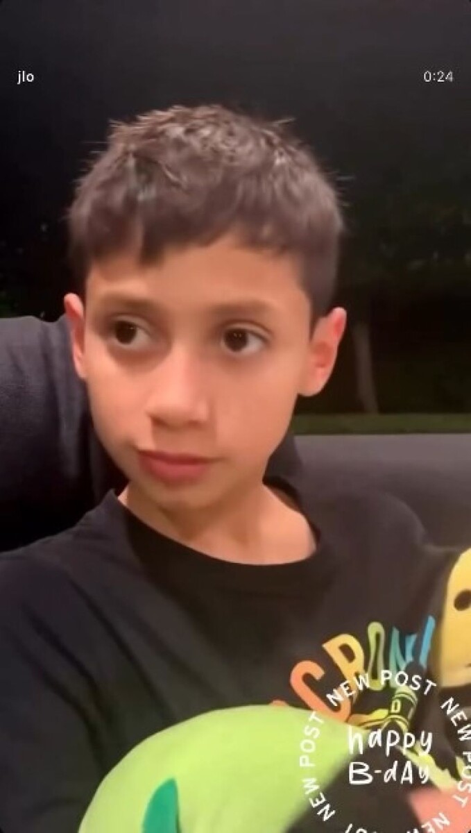    Дети Дженнифер Лопес, Эмма и Макс, родись в браке с певцом Марком Энтони. Источник: @jlo*