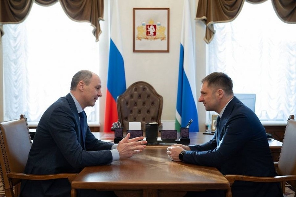    Денис Паслер и Илья Обабков обсудили основные задачи УрФУ. Фото: Департамент информационной политики Свердловской области