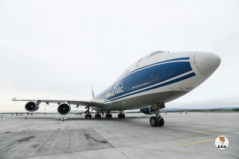 Более трети самолетов для дальних перелетов вышли из строя в России