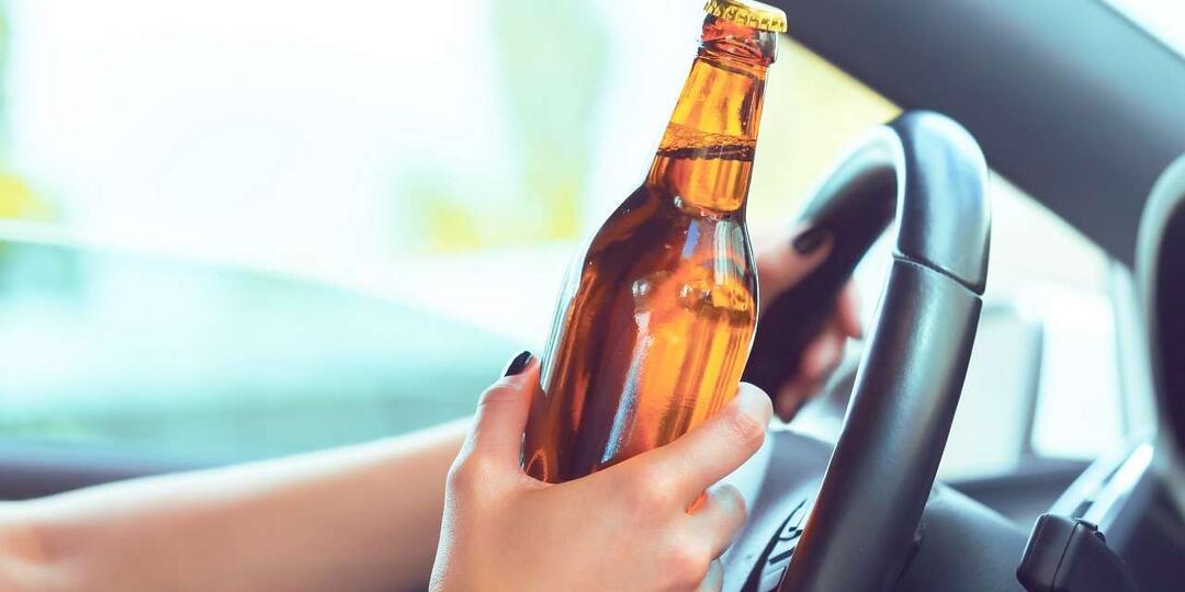 После праздника — за руль: через сколько часов выветривается алкоголь