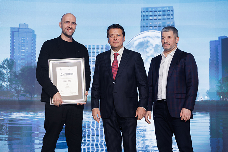    Иван Греков на церемонии награждения за лучшее архитектурное и градостроительное решение в Казани.   
Фото: Сергей Елагин