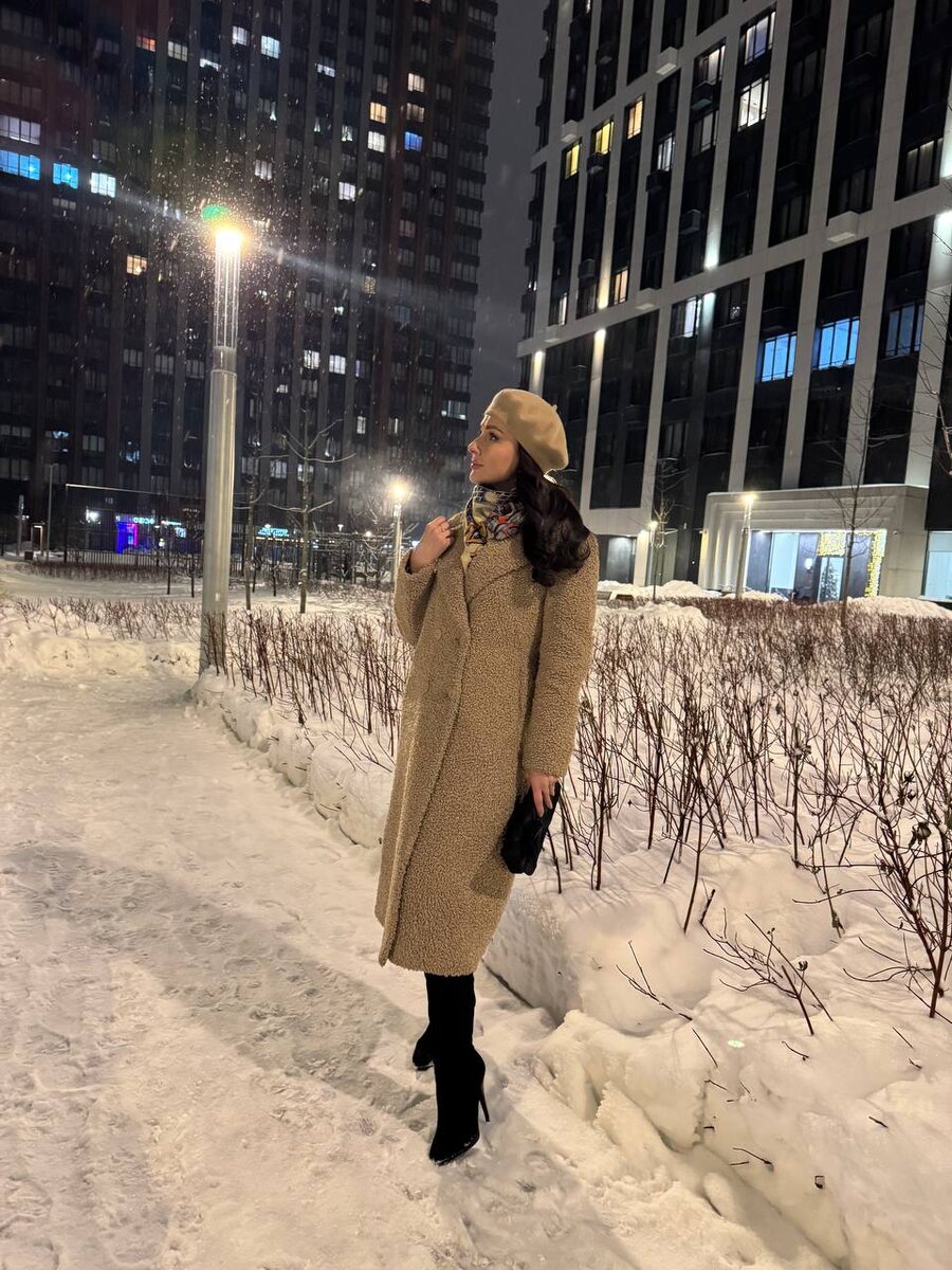 На фото: ведущая прогноза погоды на канале  ТВЦ  Наталия Зотова