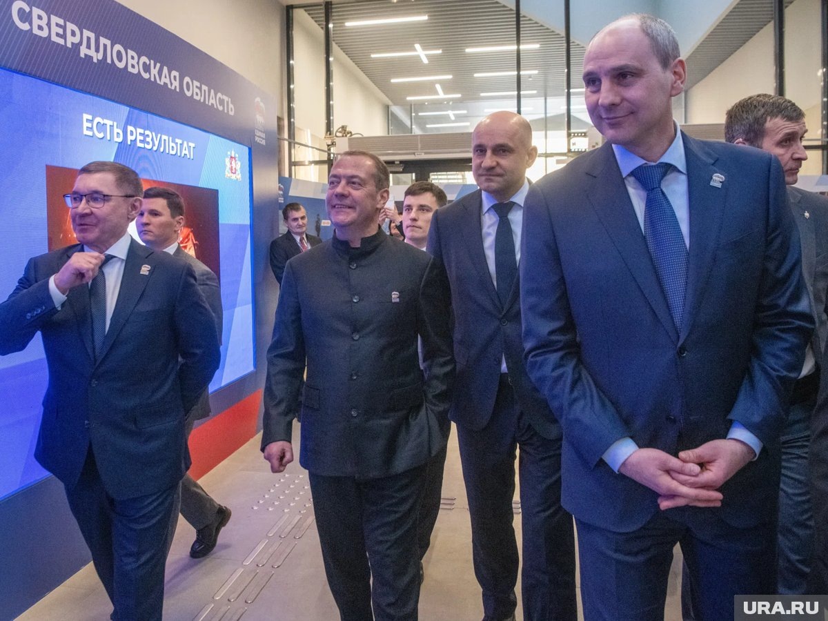     Медведев выступил перед однопартийцами с Урала