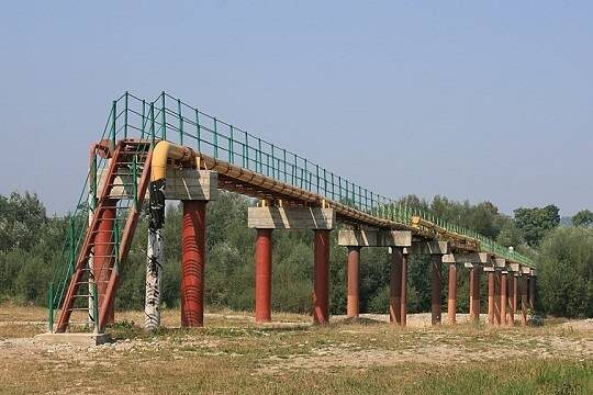    Украина опять перенесла сроки возобновления поставок нефти в Словакию по «Дружбе» и не объяснила причины (фото: Wikimedia Commons/ Водник)