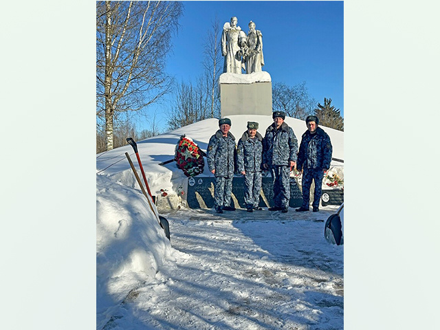 В Тверской области сотрудники исправительной колонии очистили братскую могилу