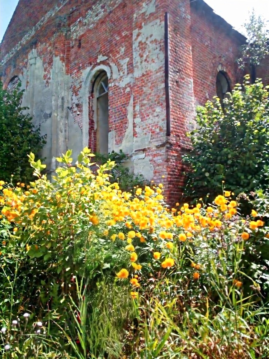Все персонажи и события, описанные в этом произведении, являются вымышленными. Любое сходство с реальными людьми, живыми или умершими, а также с реальными событиями является случайным