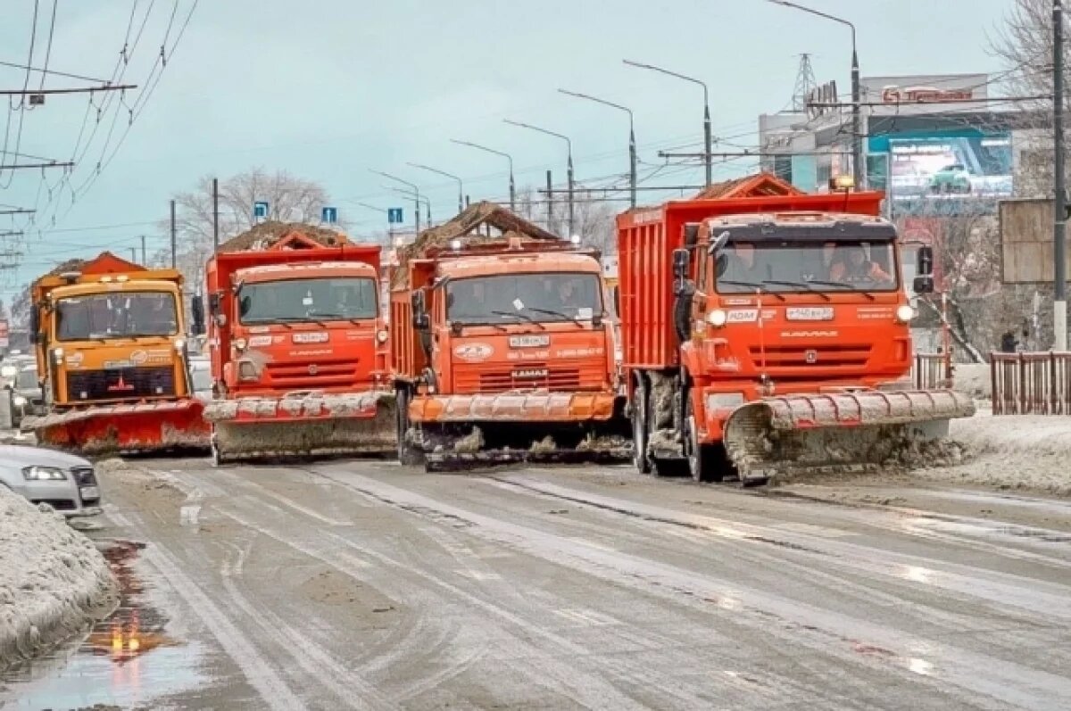    Брянские дорожники вышли на борьбу с последствиями нового снегопада