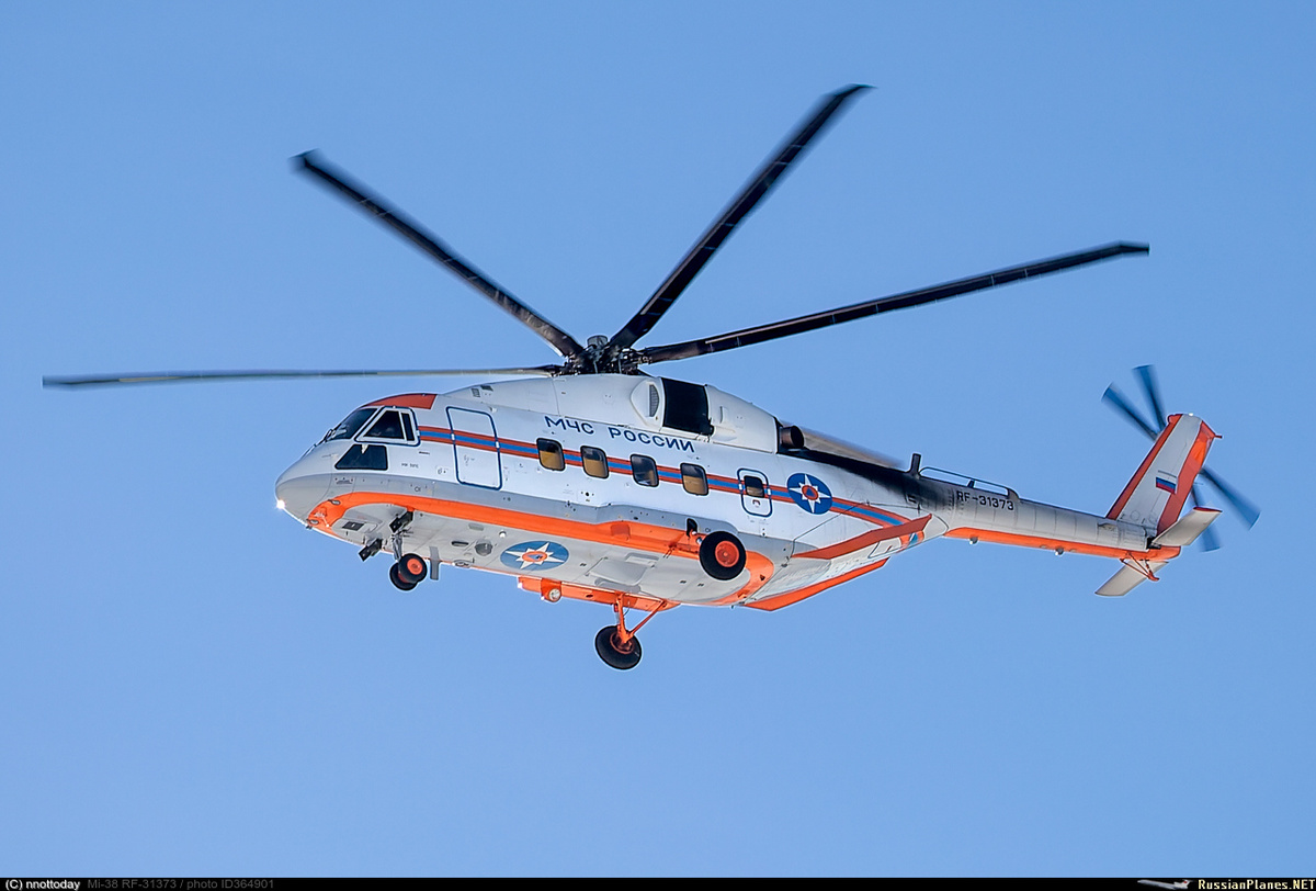 Новый Ми-38ПС в ливрее МЧС России совершает перелет к месту базирования в Хабаровске, февраль 2026 года. Фото сделано в Иркутске. Источник: RussianPlanes.Net